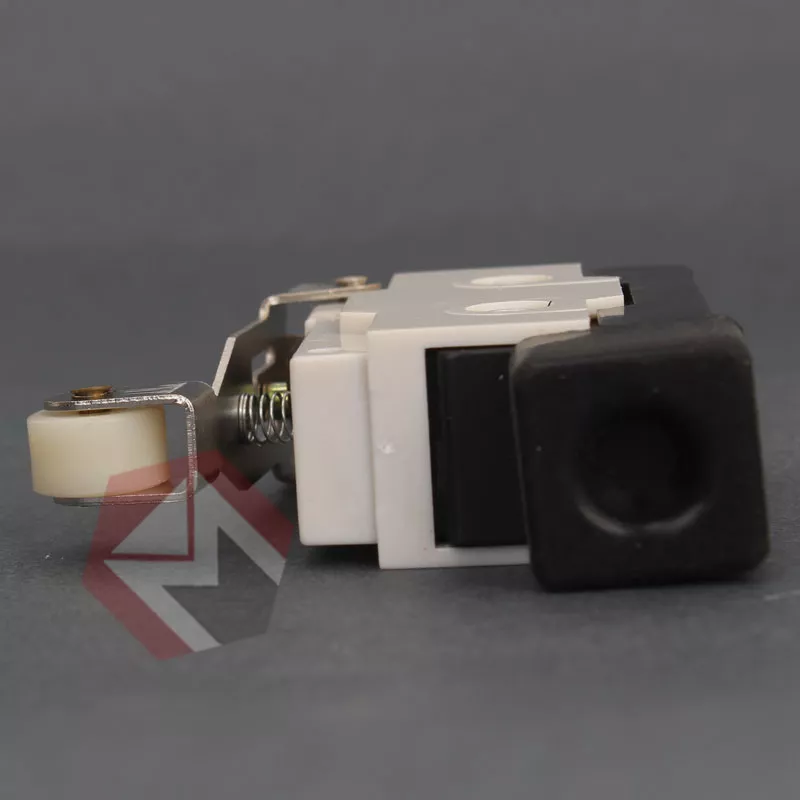 Микровыключатель D4MC-2020 фото 4